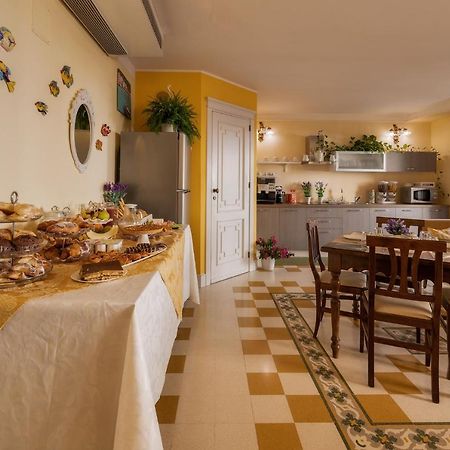 Casa Manzella Panzió Terrasini Kültér fotó