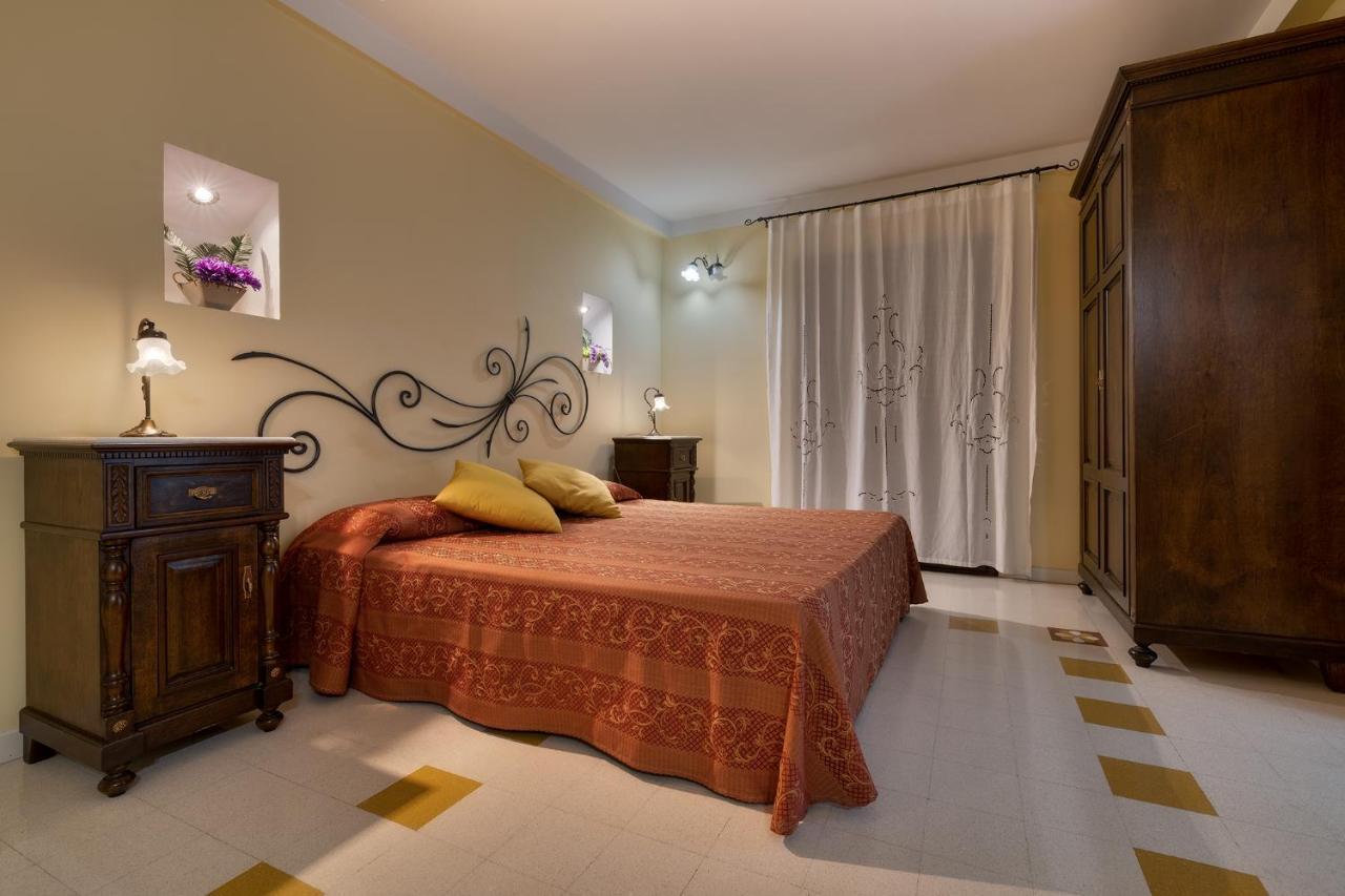 Casa Manzella Panzió Terrasini Kültér fotó