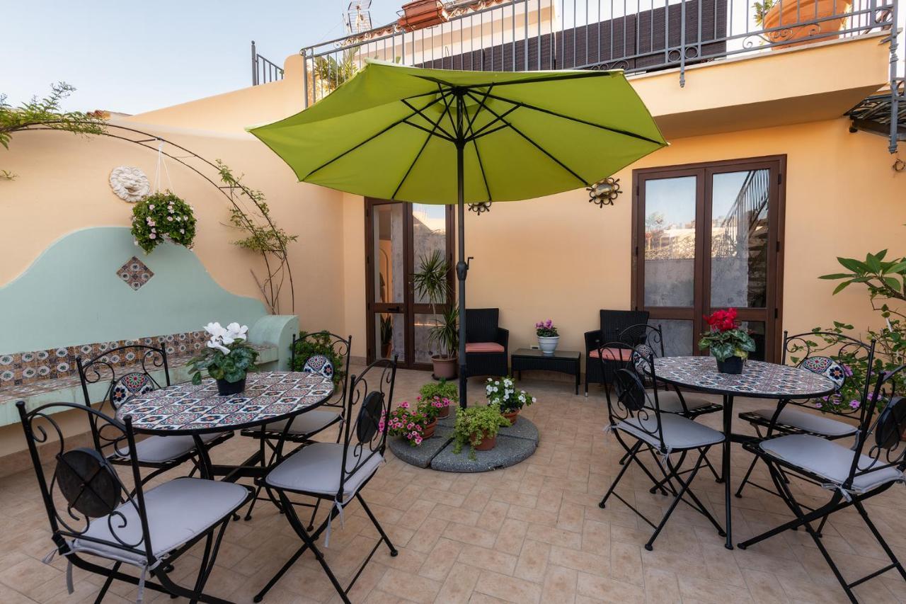 Casa Manzella Panzió Terrasini Kültér fotó
