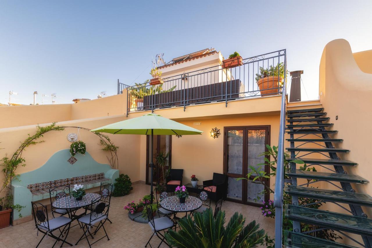 Casa Manzella Panzió Terrasini Kültér fotó