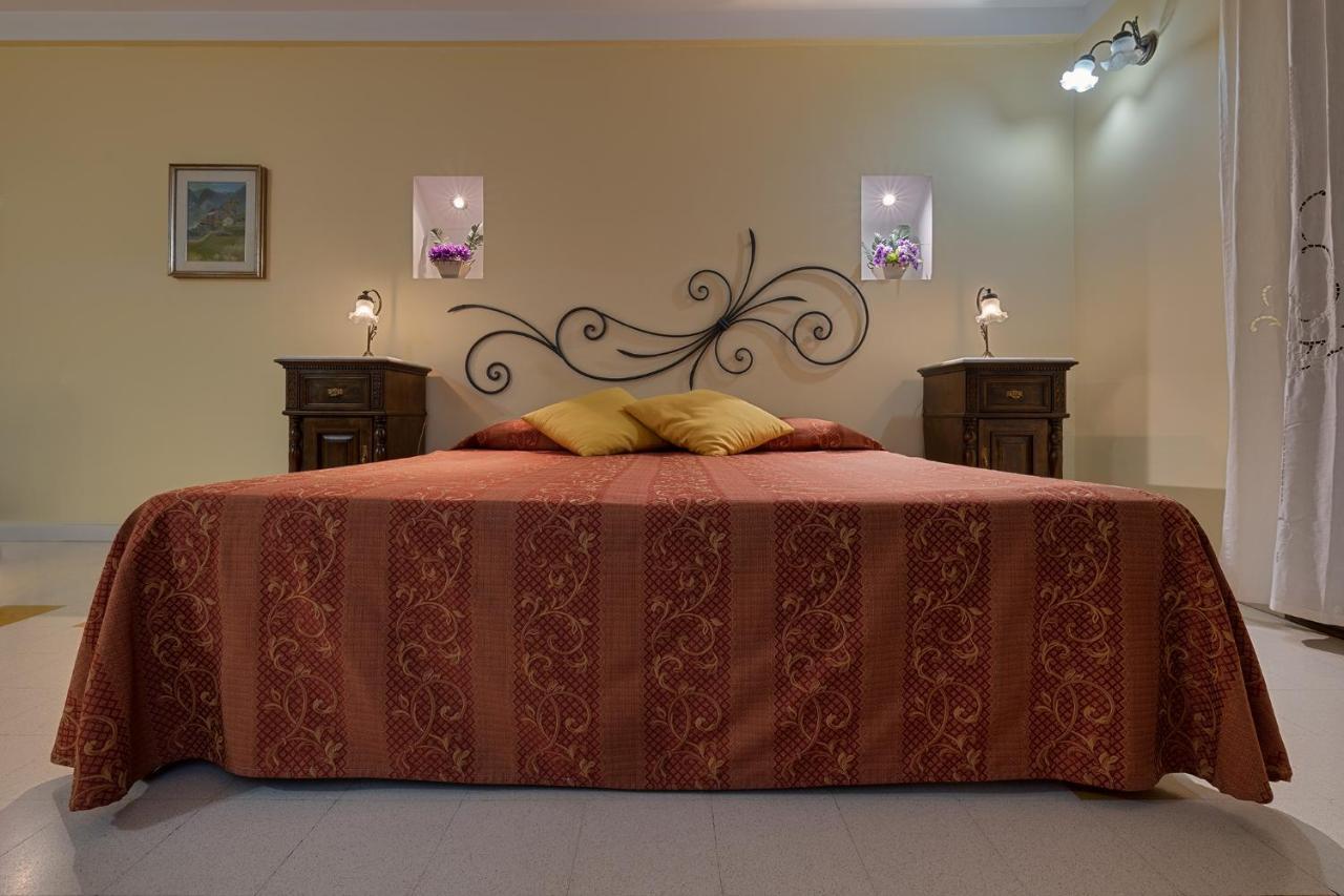 Casa Manzella Panzió Terrasini Kültér fotó