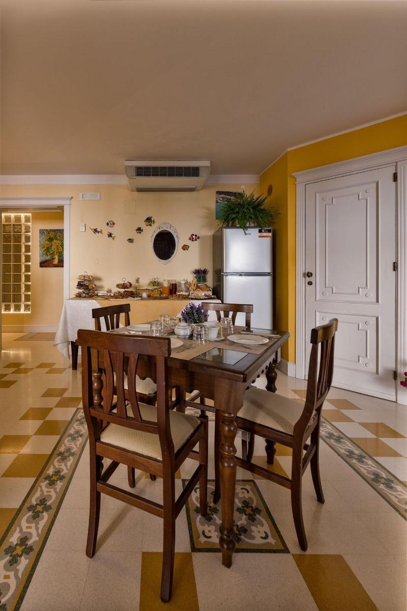 Casa Manzella Panzió Terrasini Kültér fotó