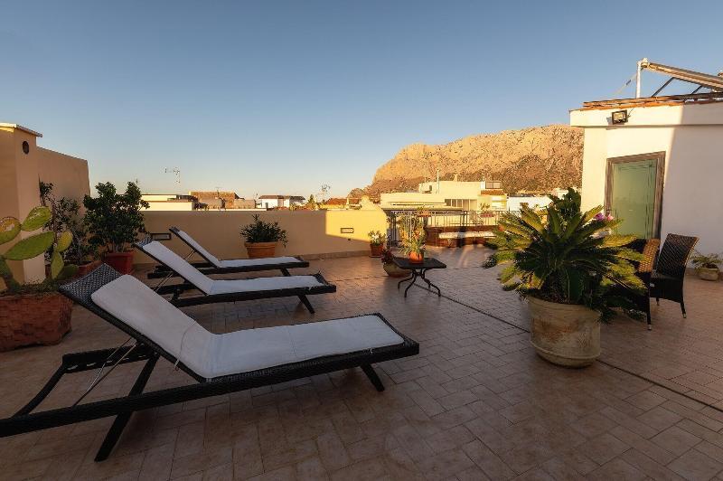 Casa Manzella Panzió Terrasini Kültér fotó